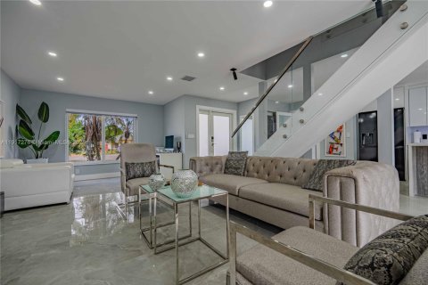 Купить виллу или дом в Майами-Гарденс, Флорида 3 спальни, 141.21м2, № 1973463 - фото 10