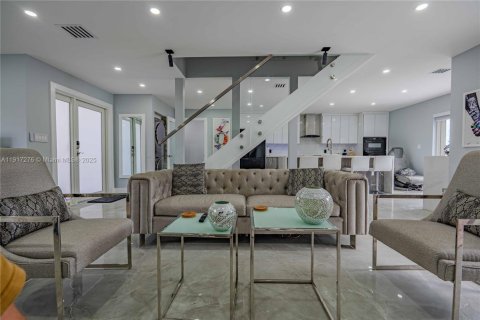 Купить виллу или дом в Майами-Гарденс, Флорида 3 спальни, 141.21м2, № 1973463 - фото 9