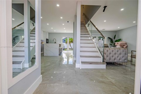 Купить виллу или дом в Майами-Гарденс, Флорида 3 спальни, 141.21м2, № 1973463 - фото 3