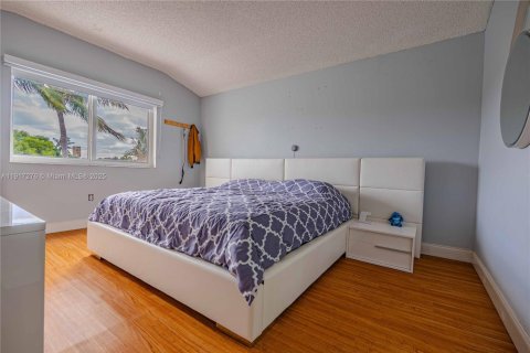 Купить виллу или дом в Майами-Гарденс, Флорида 3 спальни, 141.21м2, № 1973463 - фото 29