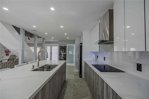 Купить виллу или дом в Майами-Гарденс, Флорида 3 спальни, 141.21м2, № 1973463 - фото 14