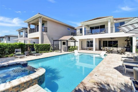 Villa ou maison à vendre à Four Corners, Floride: 6 chambres, 437.01 m2 № 1919237 - photo 3