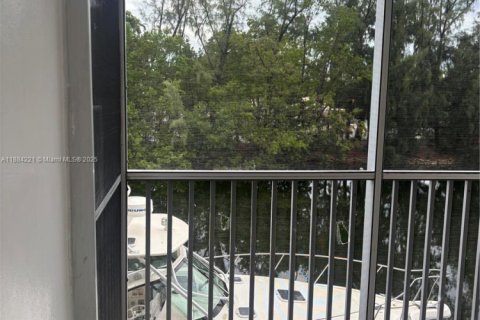 Condominio en venta en North Miami Beach, Florida, 2 dormitorios, 100.61 m2 № 1930335 - foto 22