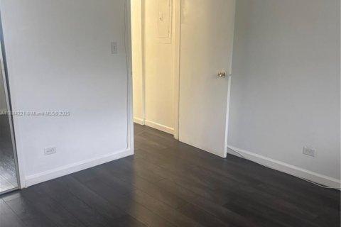 Condominio en venta en North Miami Beach, Florida, 2 dormitorios, 100.61 m2 № 1930335 - foto 7