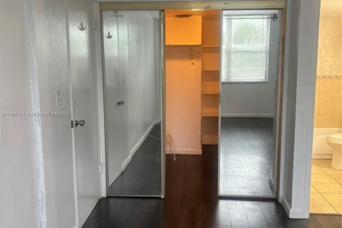 Condominio en venta en North Miami Beach, Florida, 2 dormitorios, 100.61 m2 № 1930335 - foto 17