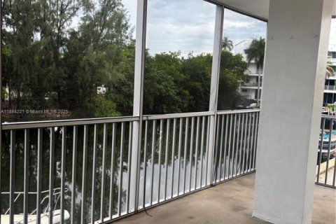 Condominio en venta en North Miami Beach, Florida, 2 dormitorios, 100.61 m2 № 1930335 - foto 23