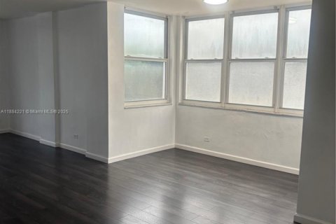 Condominio en venta en North Miami Beach, Florida, 2 dormitorios, 100.61 m2 № 1930335 - foto 2