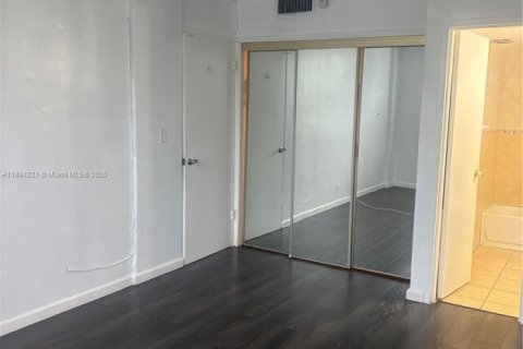 Condominio en venta en North Miami Beach, Florida, 2 dormitorios, 100.61 m2 № 1930335 - foto 19