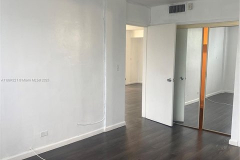 Condominio en venta en North Miami Beach, Florida, 2 dormitorios, 100.61 m2 № 1930335 - foto 12