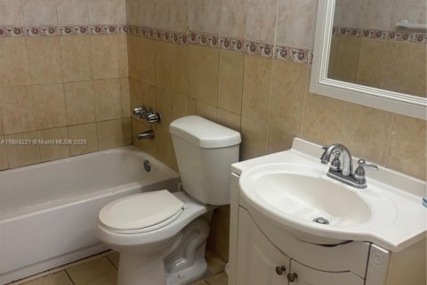 Condominio en venta en North Miami Beach, Florida, 2 dormitorios, 100.61 m2 № 1930335 - foto 14