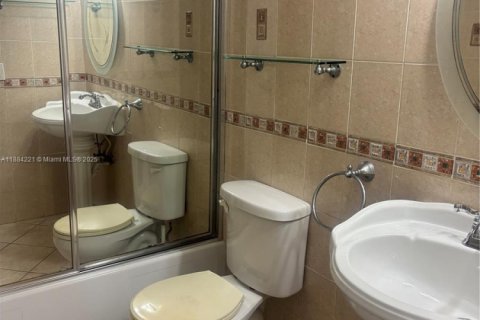 Condominio en venta en North Miami Beach, Florida, 2 dormitorios, 100.61 m2 № 1930335 - foto 6