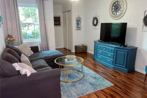Adosado en alquiler en Tampa, Florida, 2 dormitorios, 96.99 m2 № 1904906 - foto 9