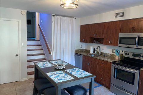 Adosado en alquiler en Tampa, Florida, 2 dormitorios, 96.99 m2 № 1904906 - foto 14
