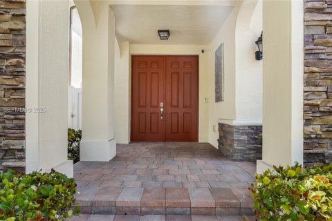 Casa en venta en Hialeah, Florida, 5 dormitorios, 256.32 m2 № 2059407 - foto 11