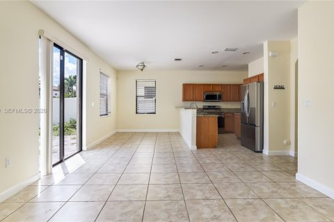 Casa en venta en Hialeah, Florida, 5 dormitorios, 256.32 m2 № 2059407 - foto 19