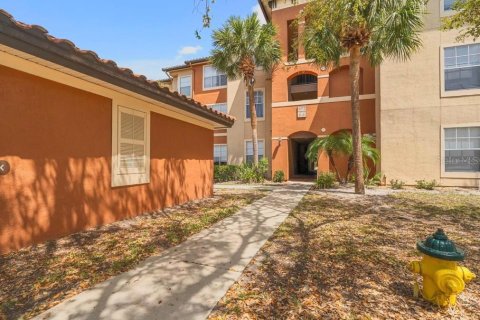 Condominio en alquiler en Orlando, Florida, 2 dormitorios, 111.95 m2 № 1909159 - foto 1