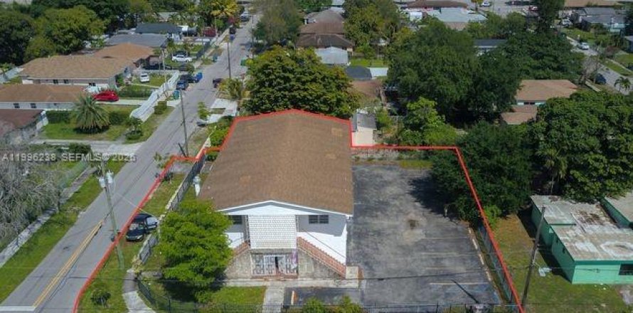 Коммерческая недвижимость в Майами, Флорида № 2058216