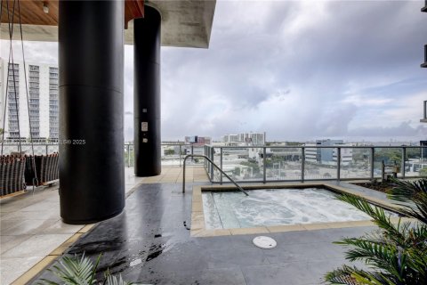 Condo in Miami, Florida, 1 bedroom  № 1943394 - photo 27