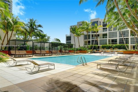 Condo in Miami, Florida, 1 bedroom  № 1943394 - photo 19