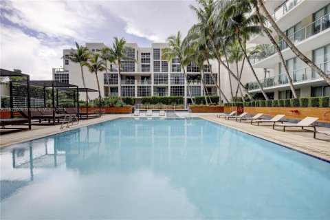 Condo in Miami, Florida, 1 bedroom  № 1943394 - photo 21