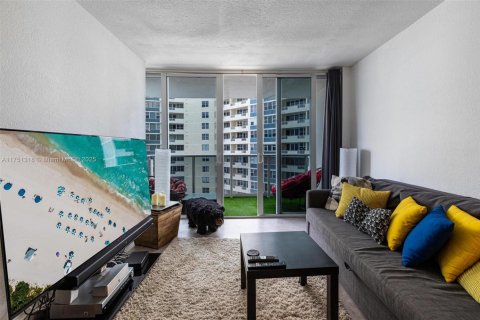 Copropriété à louer à Hallandale Beach, Floride: 1 chambre, 52.95 m2 № 1729539 - photo 21