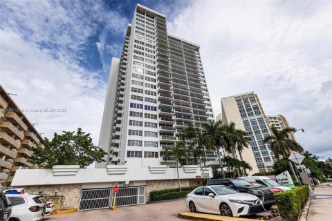 Copropriété à louer à Hallandale Beach, Floride: 1 chambre, 52.95 m2 № 1729539 - photo 29