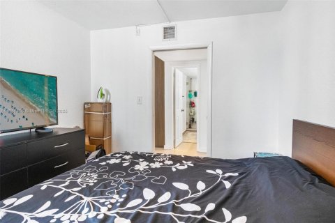 Copropriété à louer à Hallandale Beach, Floride: 1 chambre, 52.95 m2 № 1729539 - photo 19