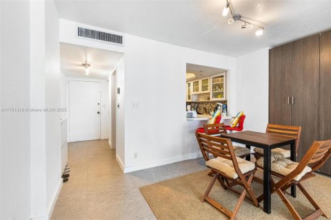 Copropriété à louer à Hallandale Beach, Floride: 1 chambre, 52.95 m2 № 1729539 - photo 15