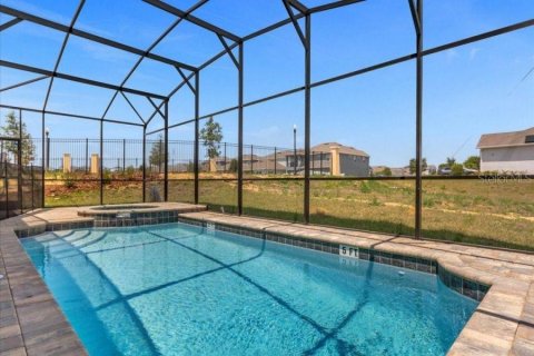 House in Kissimmee, Florida 9 bedrooms, 405.33 sq.m. № 2135924 - photo 25