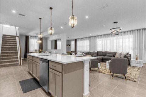 House in Kissimmee, Florida 9 bedrooms, 405.33 sq.m. № 2135924 - photo 9