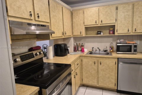 Copropriété à vendre à Hollywood, Floride: 1 chambre, 60.39 m2 № 2047808 - photo 4