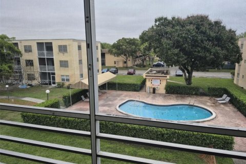 Copropriété à vendre à Hollywood, Floride: 1 chambre, 60.39 m2 № 2047808 - photo 9