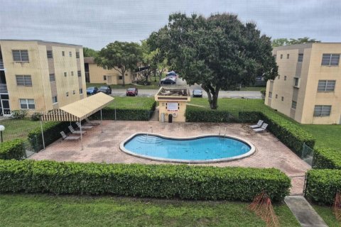 Copropriété à vendre à Hollywood, Floride: 1 chambre, 60.39 m2 № 2047808 - photo 10