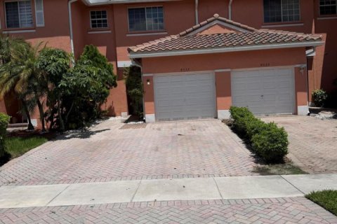 Adosado en Sunrise, Florida 3 dormitorios, 134.15 m2 № 2253859