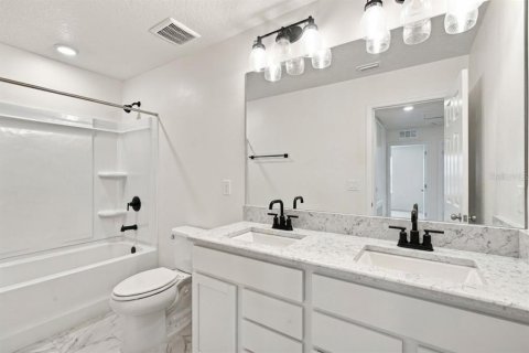 Villa ou maison à vendre à Seffner, Floride: 5 chambres, 285.67 m2 № 2347821 - photo 28