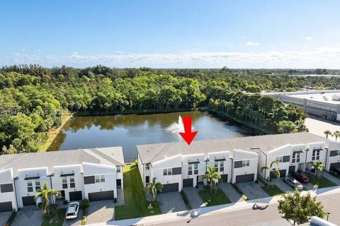 Таунхаус в Стьюарт, Флорида 3 спальни, 137.03м2 № 2000566