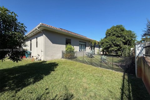 Villa ou maison à vendre à Cutler Bay, Floride: 5 chambres, 345.32 m2 № 1994131 - photo 9
