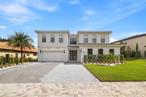 House in Montverde, Florida 5 bedrooms, 452.71 sq.m. № 2396668 - photo 9