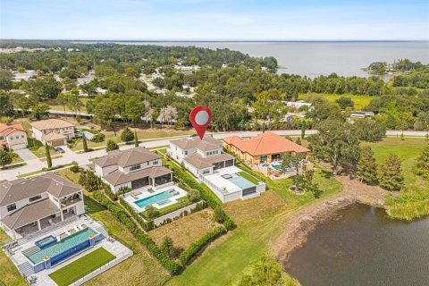 House in Montverde, Florida 5 bedrooms, 452.71 sq.m. № 2396668 - photo 7