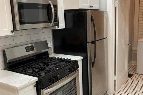 Duplex in Tampa, Florida 5 bedrooms, 286.88 sq.m. № 2101986 - photo 5