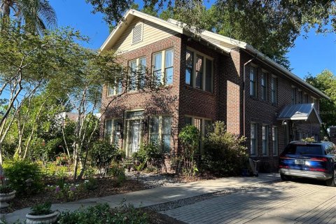 Duplex in Tampa, Florida 5 bedrooms, 286.88 sq.m. № 2101986
