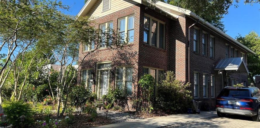 Duplex in Tampa, Florida 5 bedrooms, 286.88 sq.m. № 2101986
