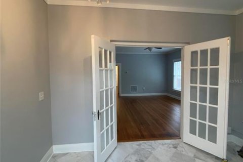 Duplex in Tampa, Florida 5 bedrooms, 286.88 sq.m. № 2101986 - photo 8