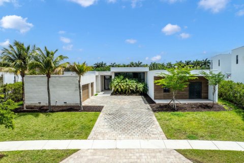 House in Weston, Florida 6 bedrooms, 481.05 sq.m. № 2245602 - photo 20