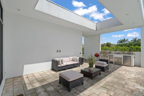 House in Weston, Florida 6 bedrooms, 481.05 sq.m. № 2245602 - photo 26