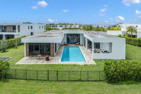 House in Weston, Florida 6 bedrooms, 481.05 sq.m. № 2245602 - photo 23