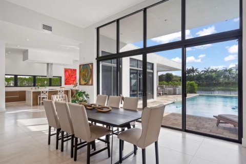 House in Weston, Florida 6 bedrooms, 481.05 sq.m. № 2245602 - photo 15