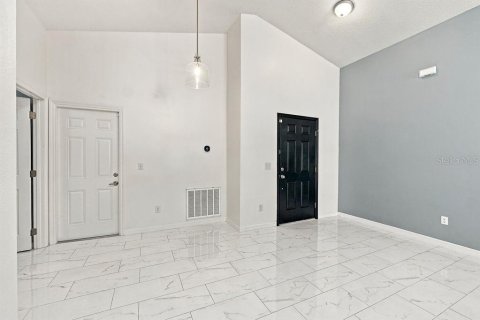 Villa ou maison à louer à Apopka, Floride: 3 chambres, 139.73 m2 № 2416500 - photo 7