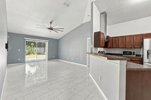 Villa ou maison à louer à Apopka, Floride: 3 chambres, 139.73 m2 № 2416500 - photo 8