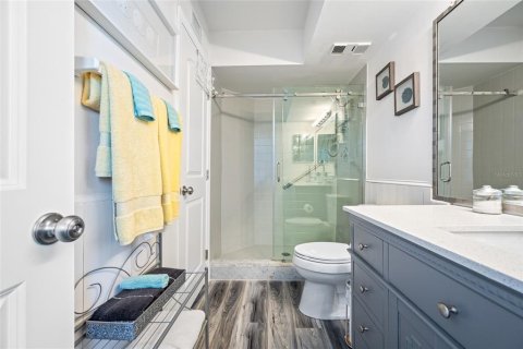 Condo in Saint Petersburg, Florida, 2 bedrooms № 2215680 - photo 26